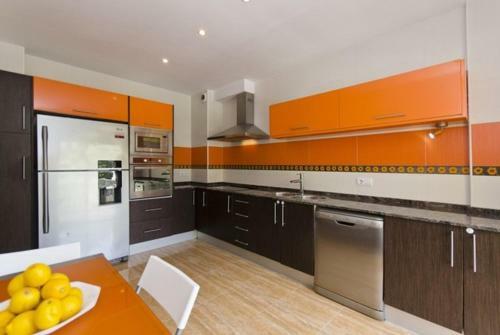 Lloret de Mar Villa Sleeps 18 Pool Wifi