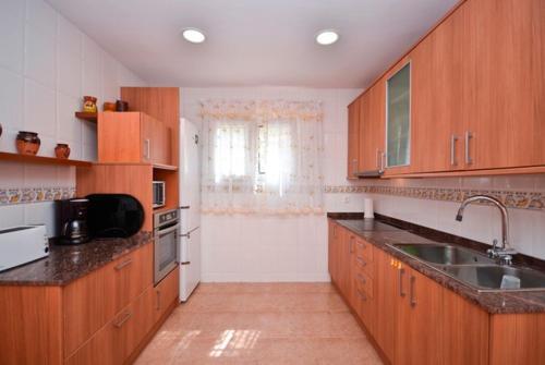 Lloret de Mar Villa Sleeps 6 Pool Wifi