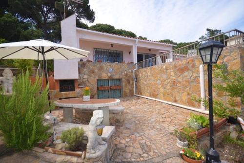 Lloret de Mar Villa Sleeps 6 Pool Wifi