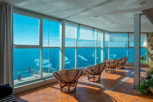 Lloret de Mar Villa Sleeps 10 Pool Air Con Wifi