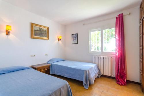 Lloret de Mar Villa Sleeps 6 Pool Wifi