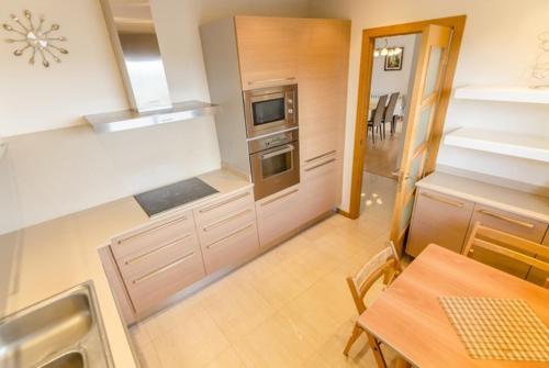 Lloret de Mar Villa Sleeps 6 Pool Air Con Wifi