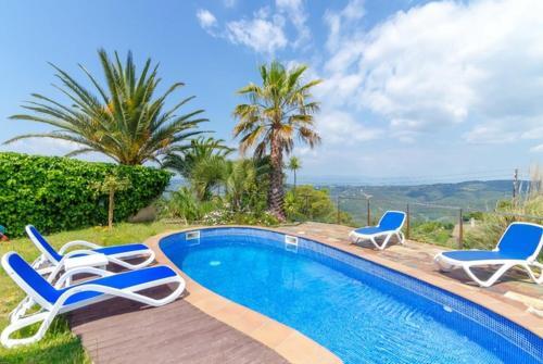 Lloret de Mar Villa Sleeps 6 Pool Air Con Wifi