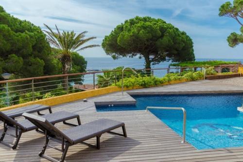 Lloret de Mar Villa Sleeps 7 Pool Air Con Wifi