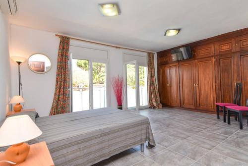 Lloret de Mar Villa Sleeps 10 Pool Air Con Wifi