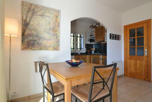Lloret de Mar Villa Sleeps 6 Pool Wifi