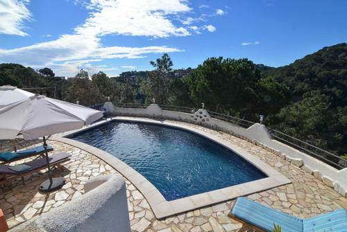 Lloret de Mar Villa Sleeps 6 Pool Wifi