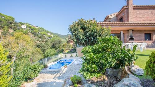 Lloret De Mar Villa Sleeps 8