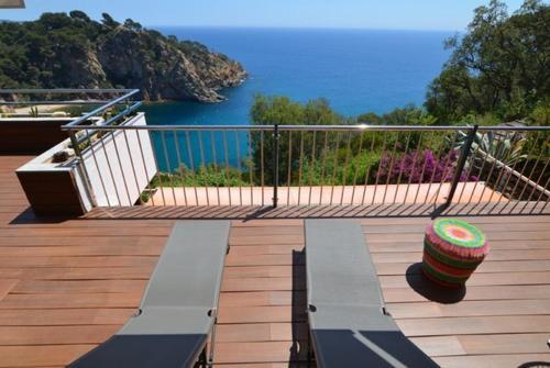 Tossa de Mar Villa Sleeps 6 Air Con