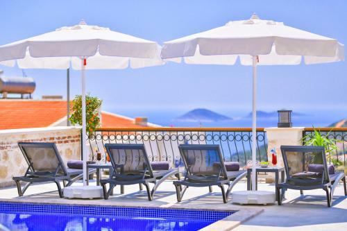 Kalkan Villa Sleeps 6 Pool Air Con Wifi