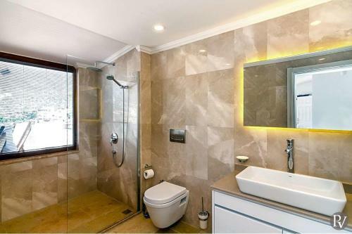 Kalkan Villa Sleeps 8 Pool Air Con Wifi