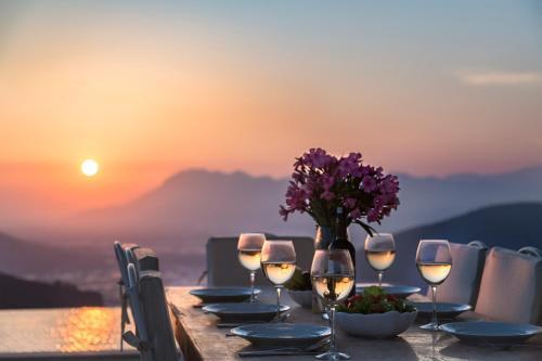 Kalkan Villa Sleeps 8 Pool Air Con Wifi