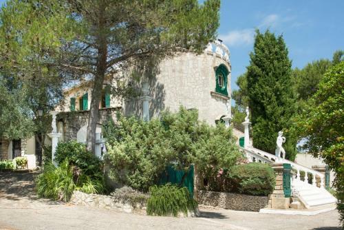 Beaucaire Villa Sleeps 15 Pool Wifi
