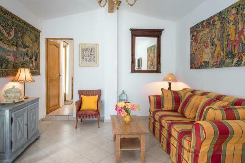 Beaucaire Villa Sleeps 15 Pool Wifi