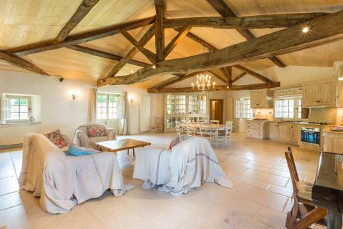 Vieux-mareuil Villa Sleeps 12 Pool Wifi