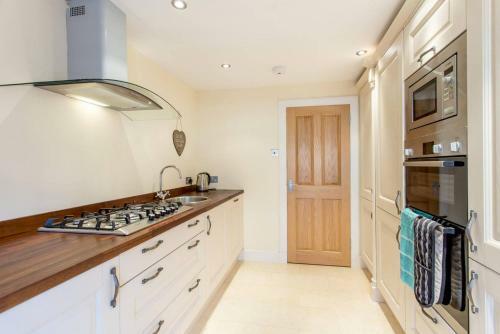 Altido Prestigious Location - Quintessential Mews House