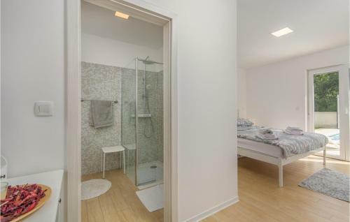 Three-bedroom Holiday Home In Marici