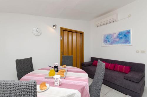 Apartments Ana