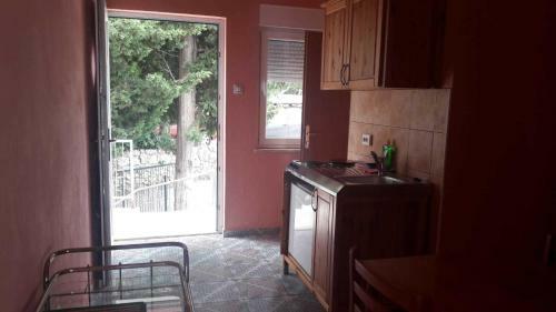 Apartments Dubravko-5m From Beach