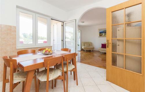 Apartment Komoseva I