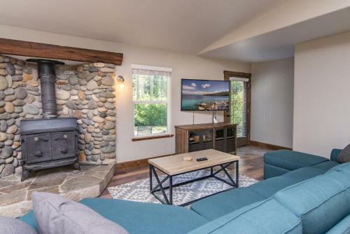 Homewood Cabin Among The Pines