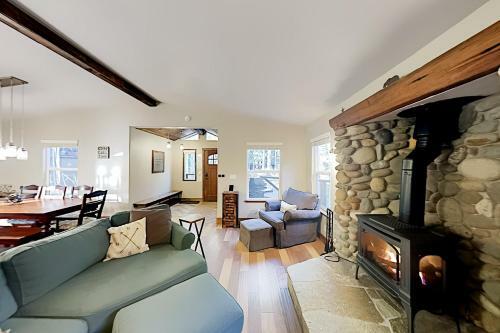 Homewood Cabin Among The Pines