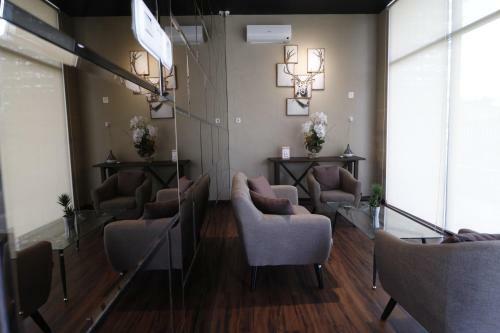 Hostal Reddoorz Plus Near Universitas Sumatera Utara