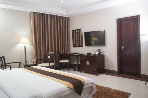 Hotel Grandbee Suites