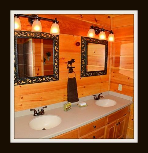 Rocky Top Rendez Cabin