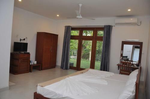 Hostal Aarya Hotel