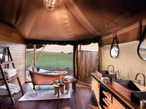 Lodge One Nature Nyaruswiga Serengeti