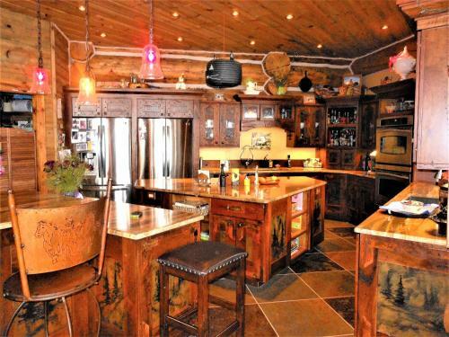 Mcdonald's Ranch Lodge