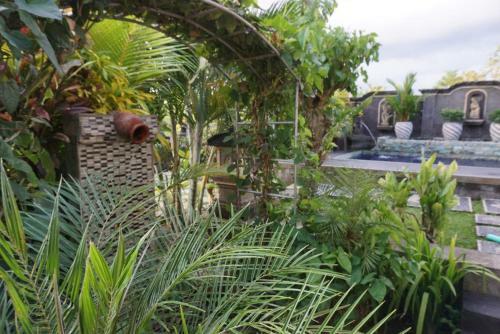 Villa Gede Batulumbang