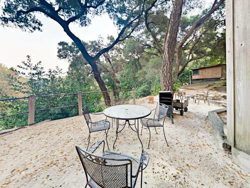 Wooded 1br + Loft, Near Wineries Home