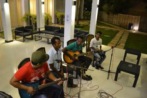 Hotel Blue Whale Resort & Kite Surfing