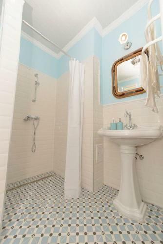 Vintage Panoramic Apartment