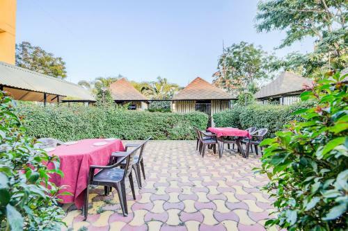 Oyo 24125 Hotel Aakash
