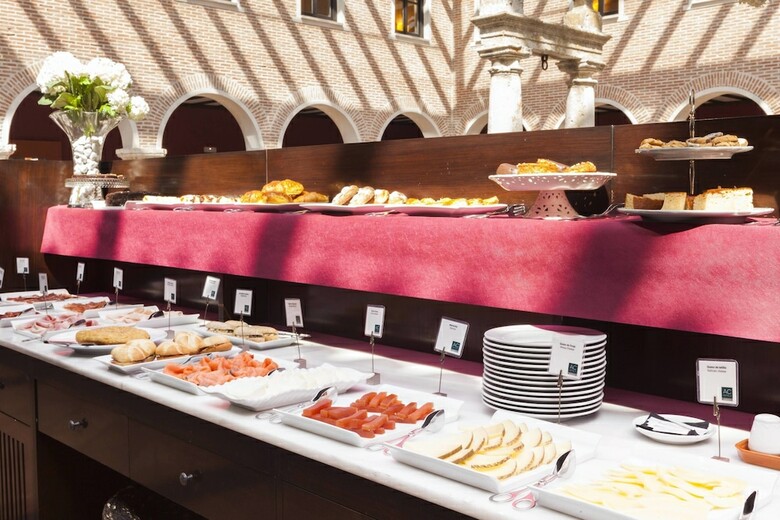 Hotel AC Palacio de Santa Ana By Marriott