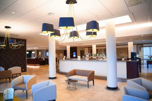 Hotel Lyon Est Logis De France
