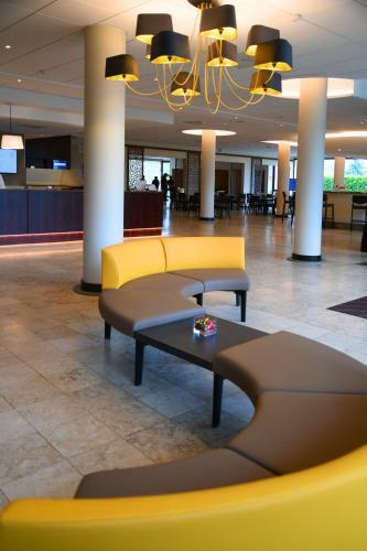 Hotel Lyon Est Logis De France