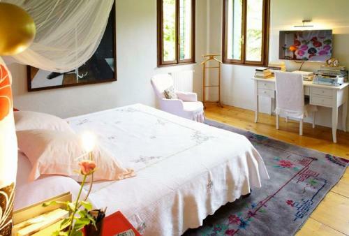 Bastia Villa Sleeps 9 Pool Wifi T737706
