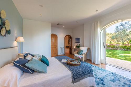 Cala Piccola Villa Sleeps 13 Pool Air Con Wifi