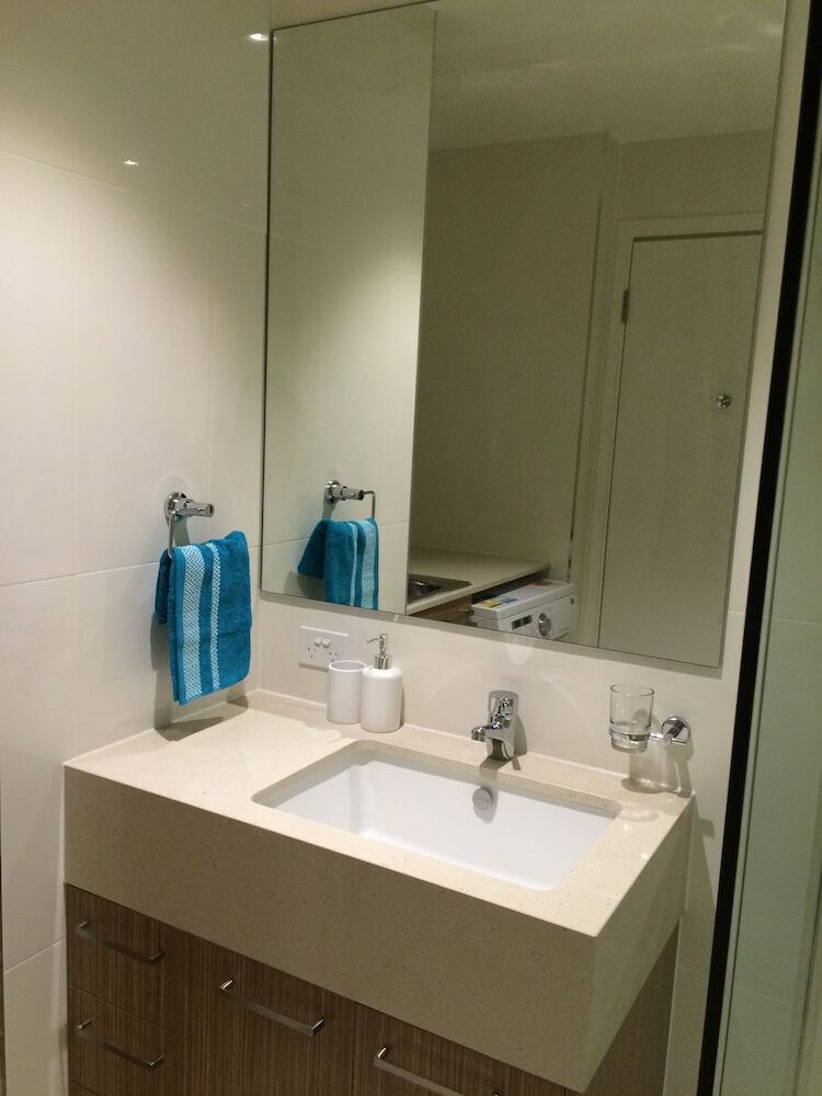 Aparthotel Luxurious Apartments Near City
