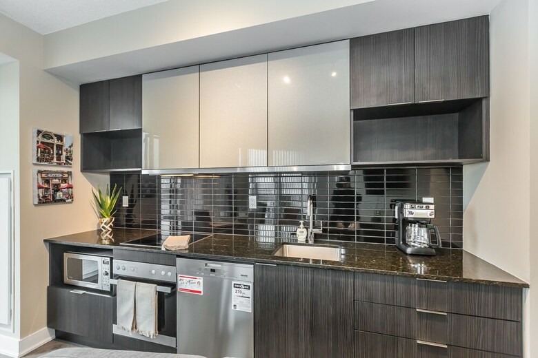 Apartamentos Exquisite Luxury 1 Bedroom + Den With Parking