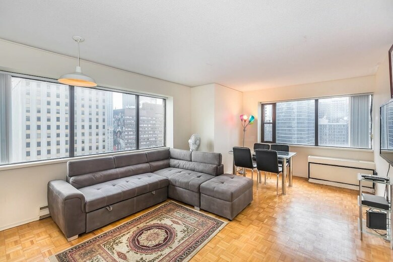 Spacious 1 Br Apartment Of Downtown Toronto III