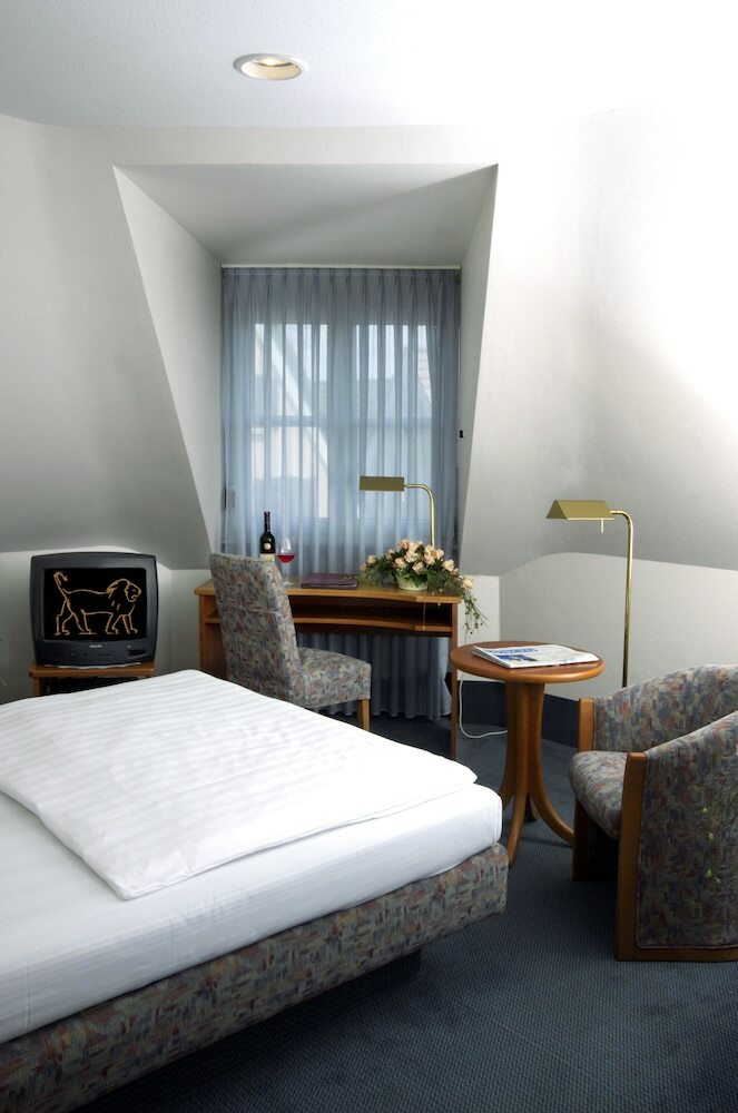 Hotel L�wen-seckenheim