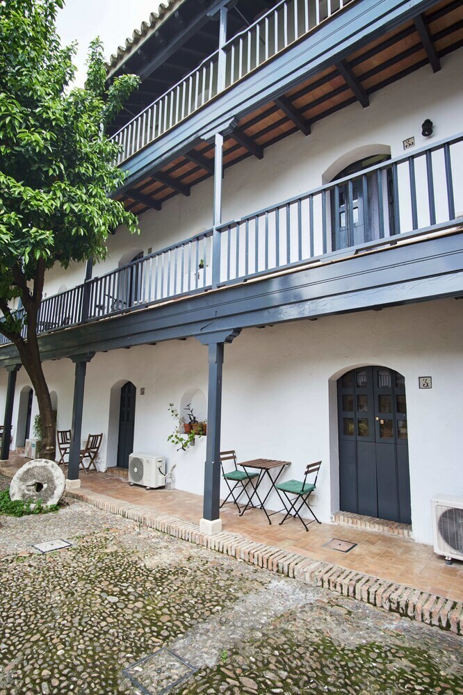 Apartamentos Conde Central Courtyard By Valcambre