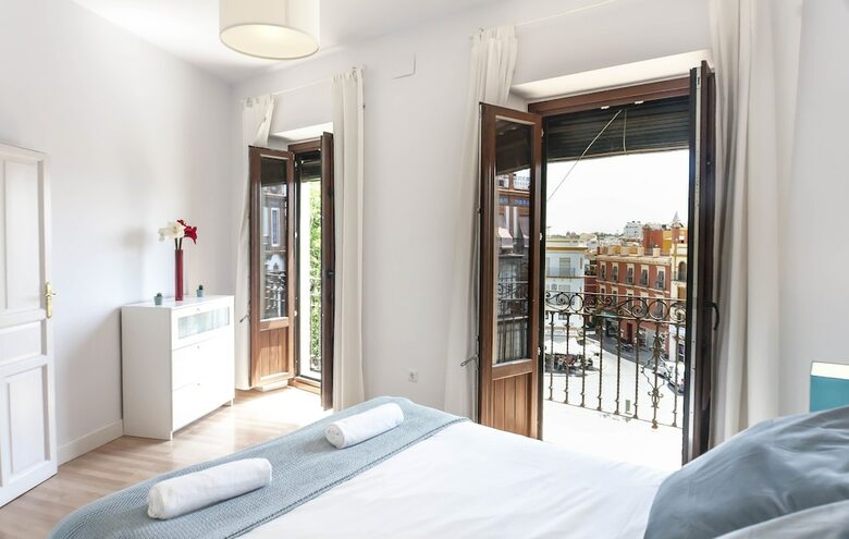 Apartamentos Triana Sky View By Valcambre