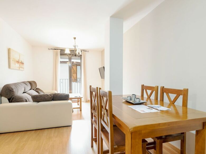 Pleasant Apartment In Gudar With Heating