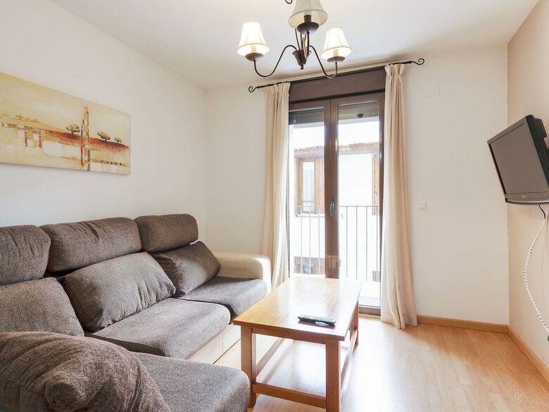 Pleasant Apartment In Gudar With Heating